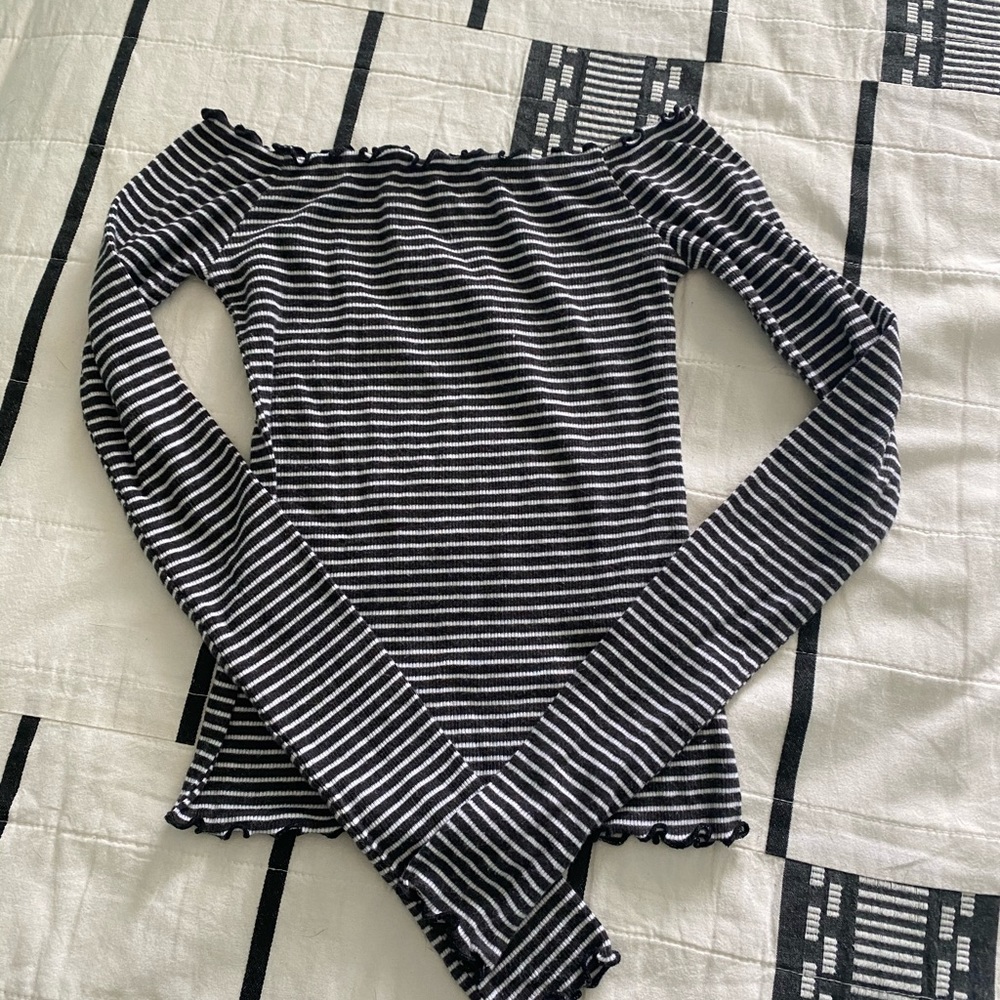 Hollister top